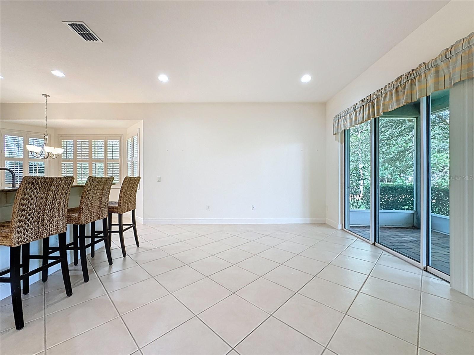 Image 17 of 84 For 101 Flame Vine Way