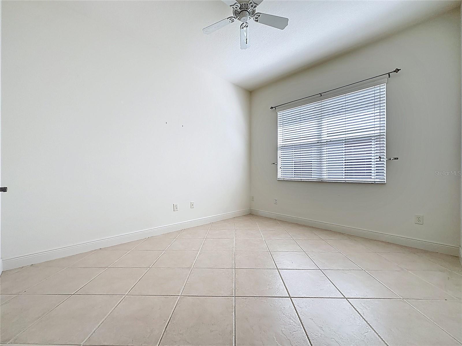 Image 41 of 84 For 101 Flame Vine Way