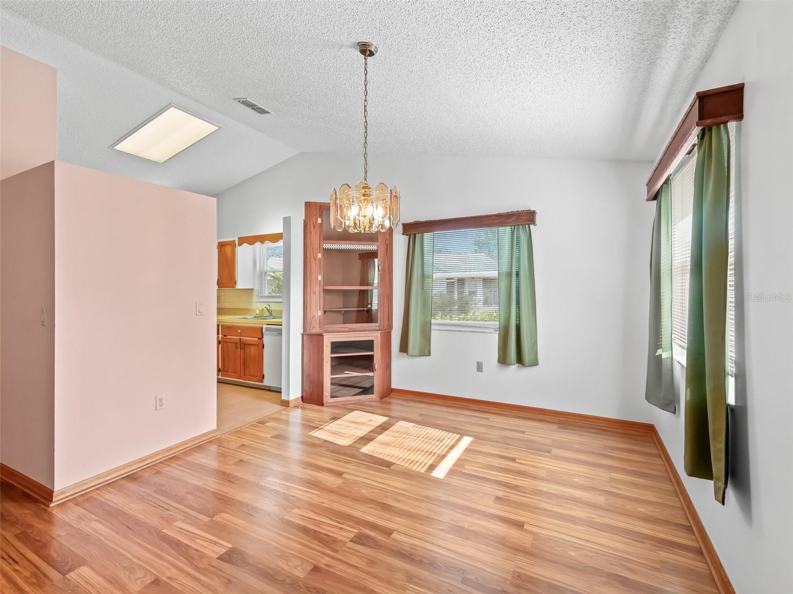 Image 10 of 48 For 512 Galloway Court