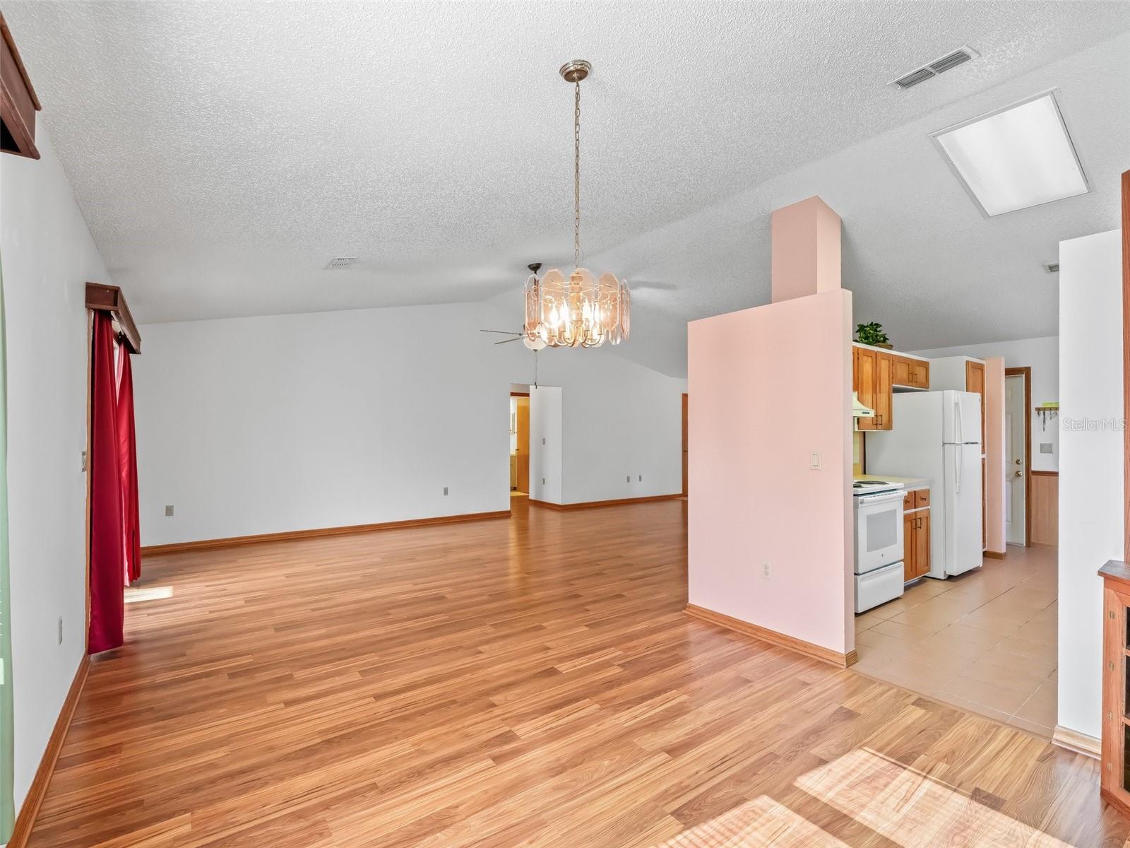Image 11 of 48 For 512 Galloway Court