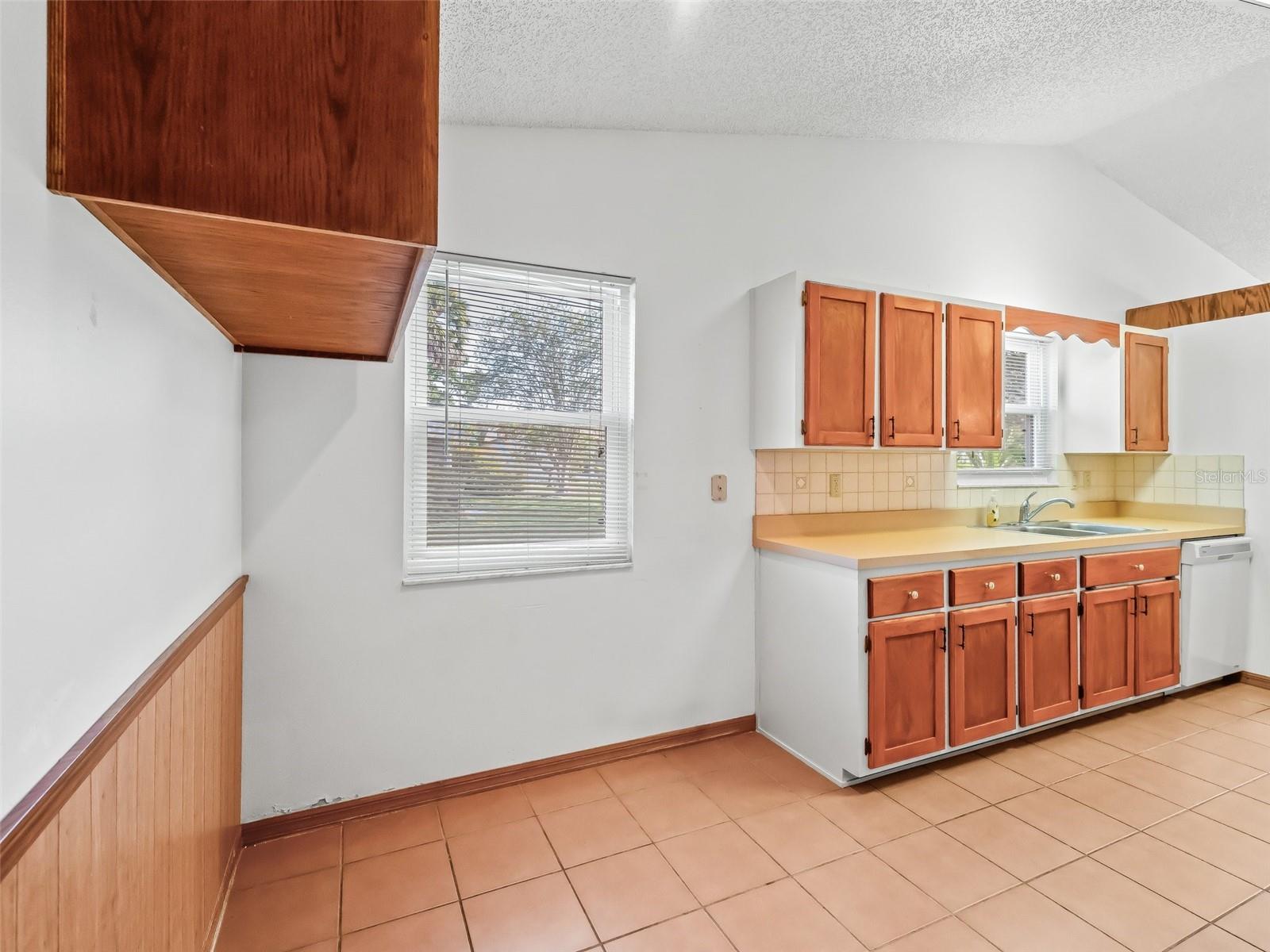 Image 16 of 48 For 512 Galloway Court
