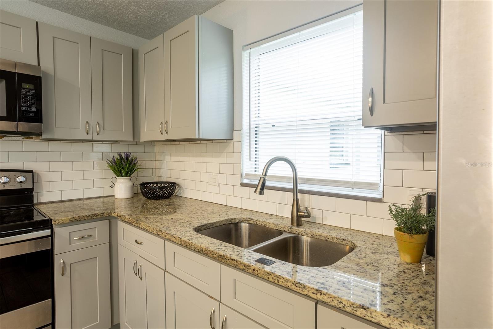 Image 4 of 23 For 2961 Northland Road