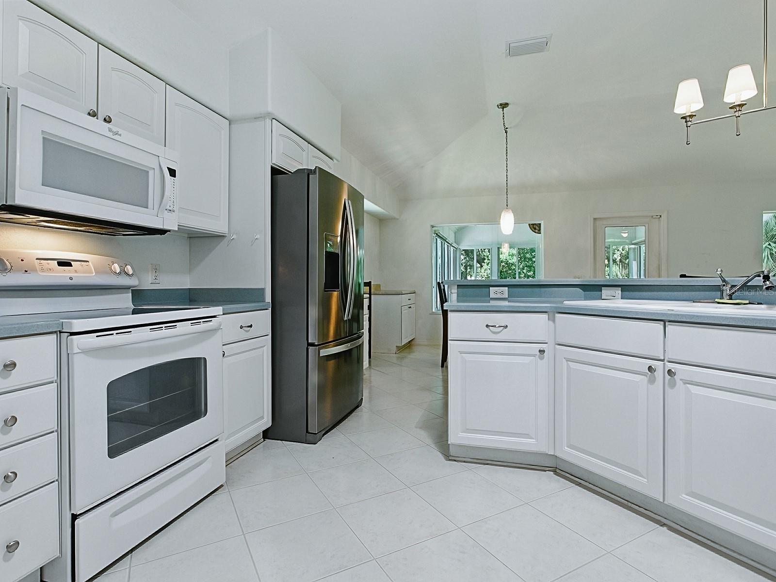 Image 22 of 56 For 17037 76th Creekside Circle