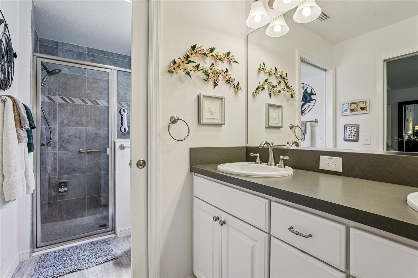 Image 19 of 57 For 703 Royal Palm Avenue