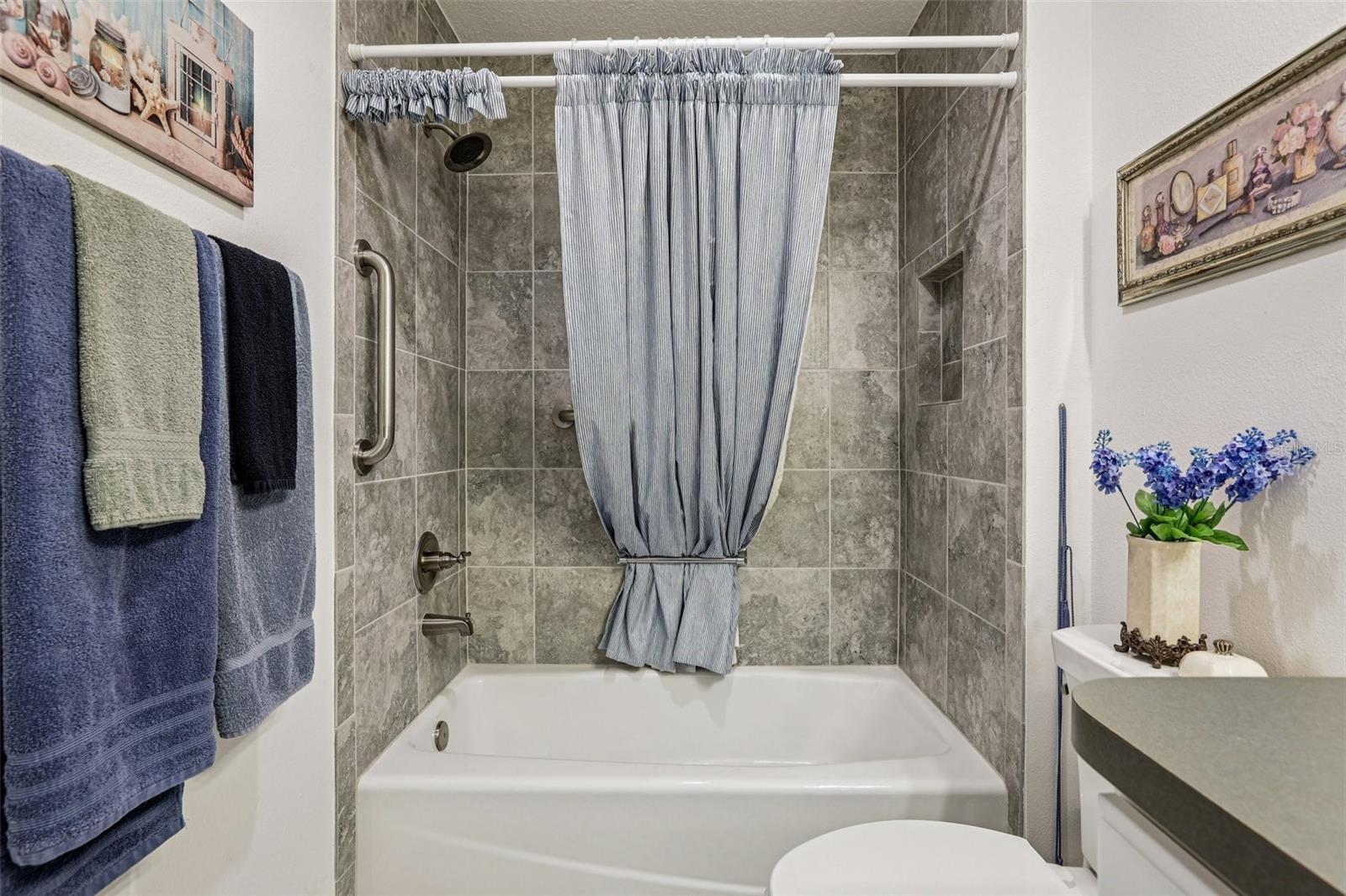 Image 26 of 57 For 703 Royal Palm Avenue