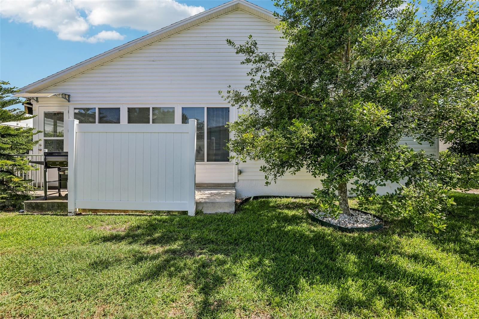 Image 37 of 57 For 703 Royal Palm Avenue