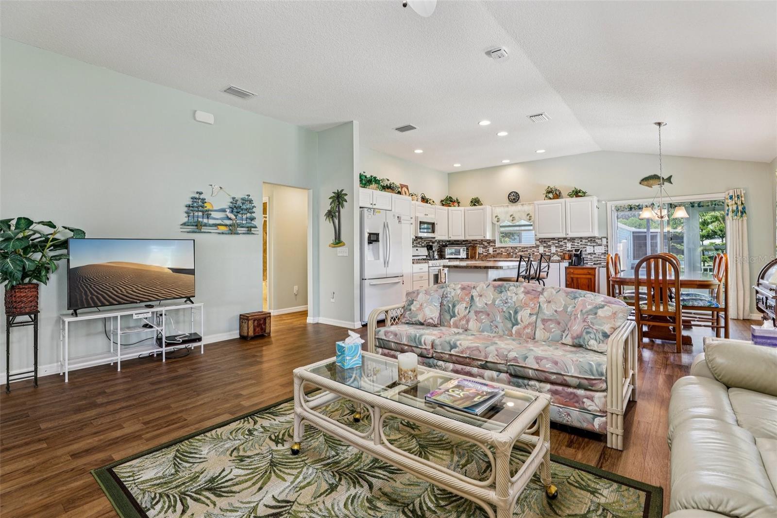 Image 7 of 57 For 703 Royal Palm Avenue