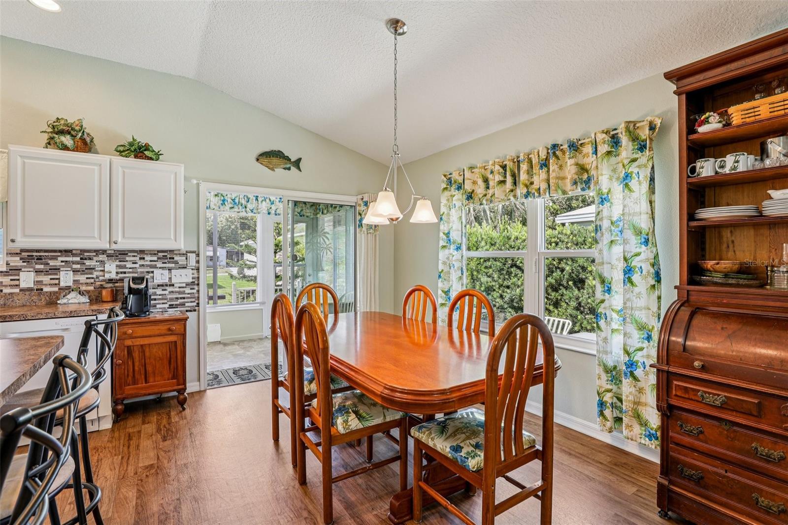 Image 8 of 57 For 703 Royal Palm Avenue