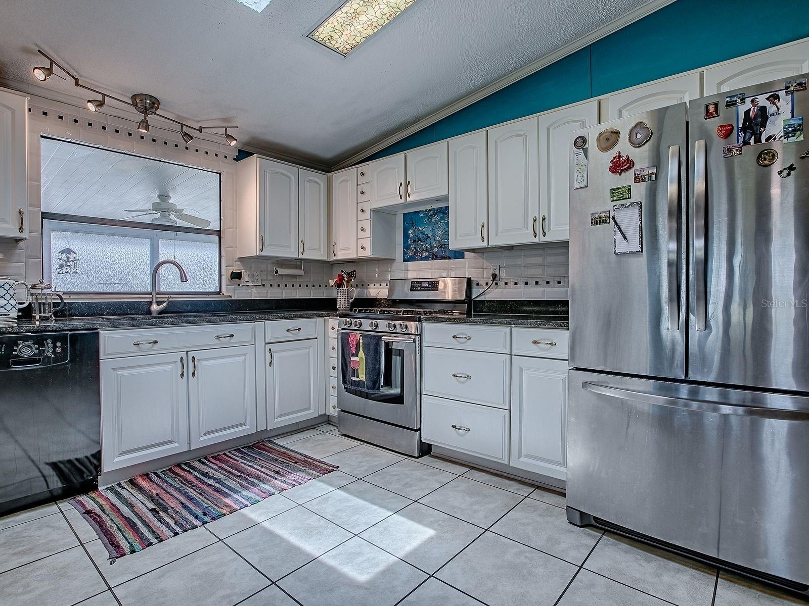 Image 13 of 45 For 25007 Bellevue