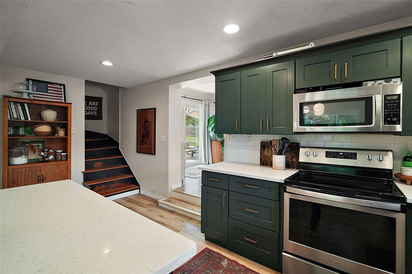 Image 20 of 43 For 126 E Beach St