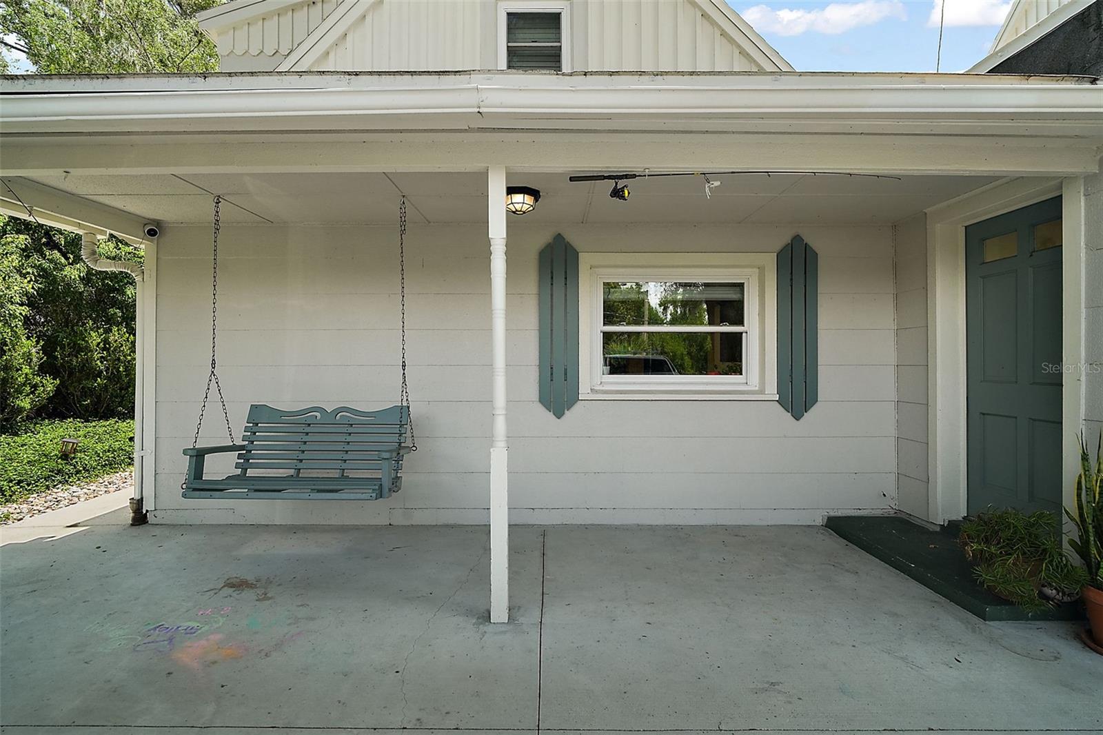 Image 39 of 43 For 126 E Beach St