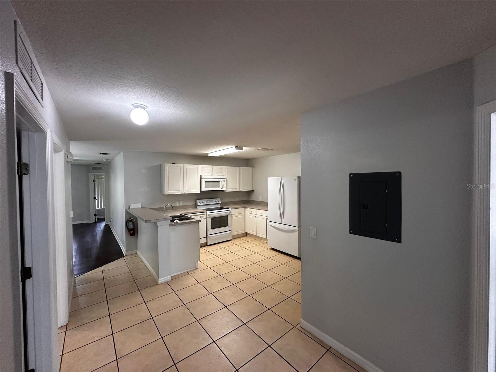 Image 3 of 27 For 2804 Club Cortile Circle A