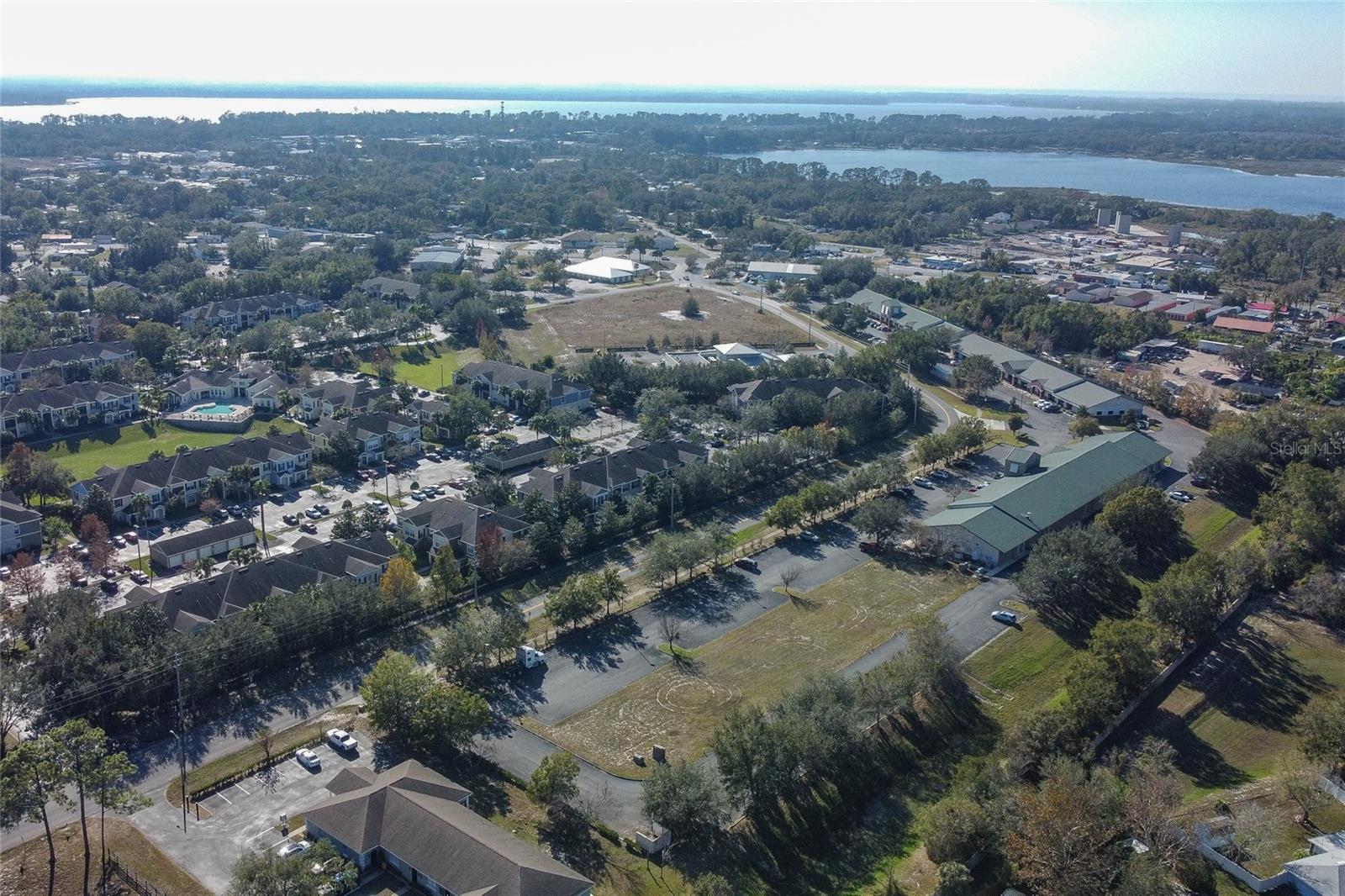 Image 4 of 12 For Lake Center Drive 2