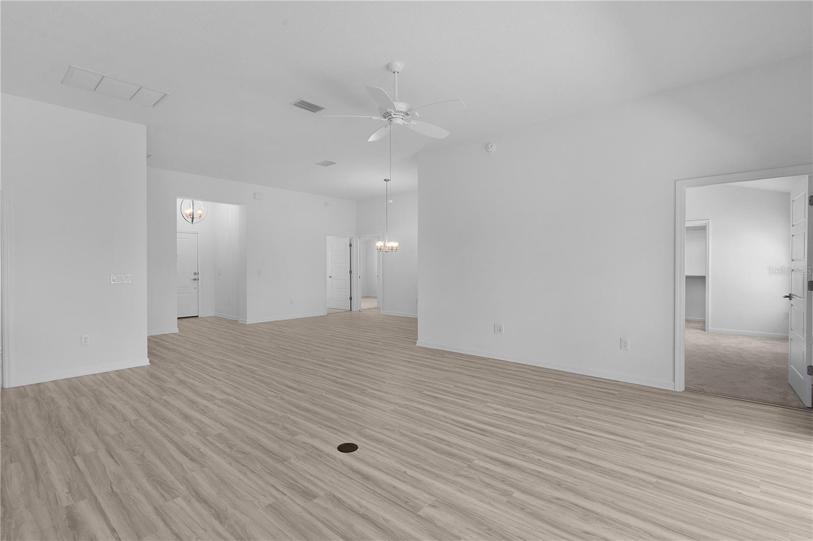 Image 16 of 47 For 6949 Minchew Circle