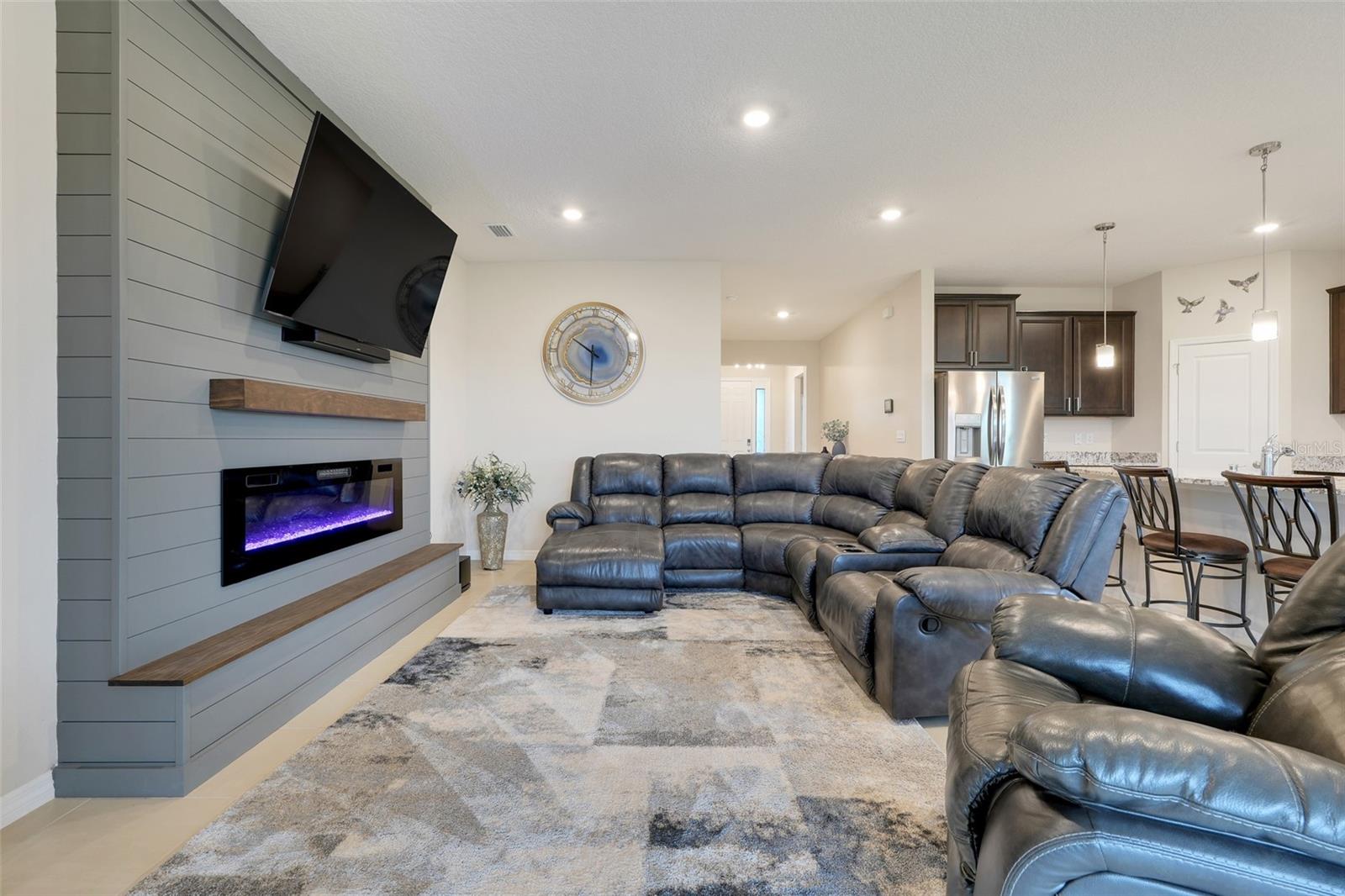 Listing photo id 10 for 13797 Wineberry Drive