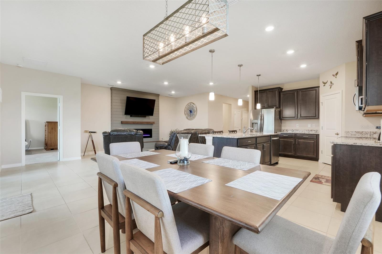 Listing photo id 15 for 13797 Wineberry Drive