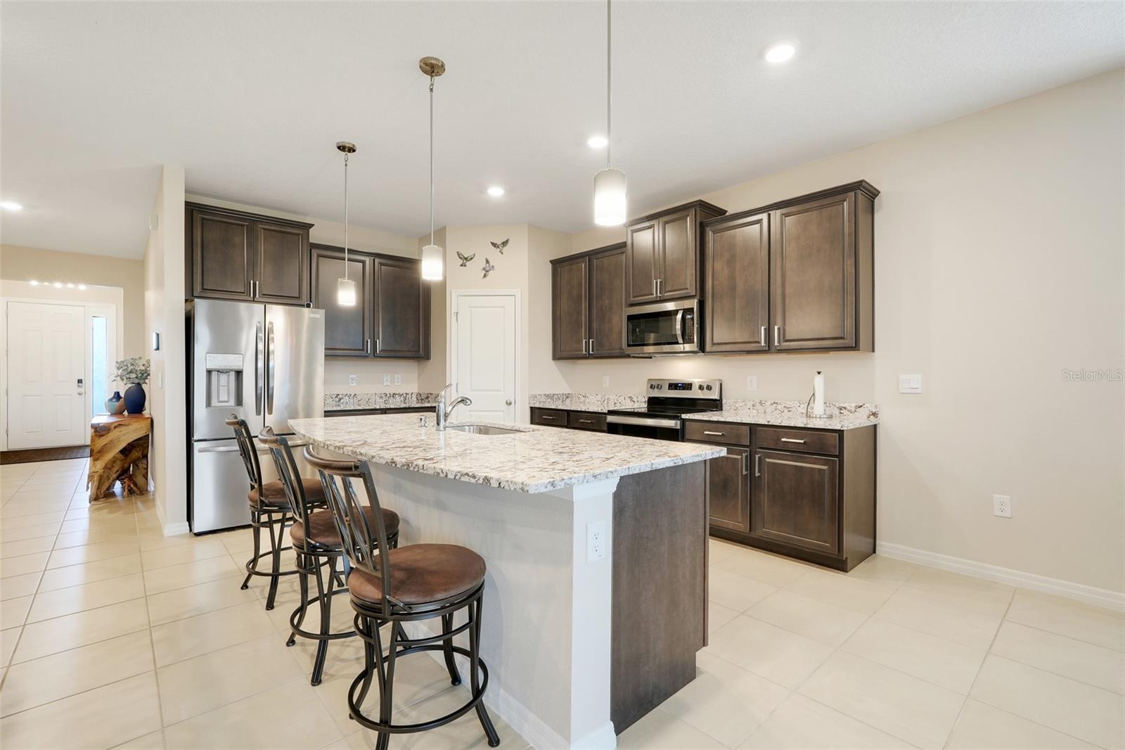 Listing photo id 18 for 13797 Wineberry Drive