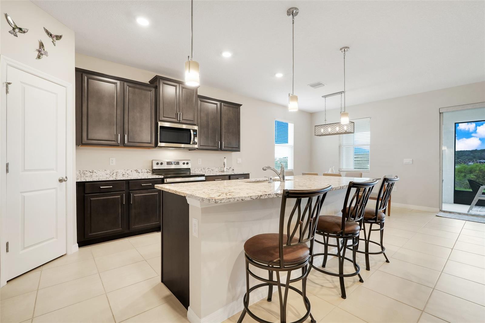 Listing photo id 19 for 13797 Wineberry Drive