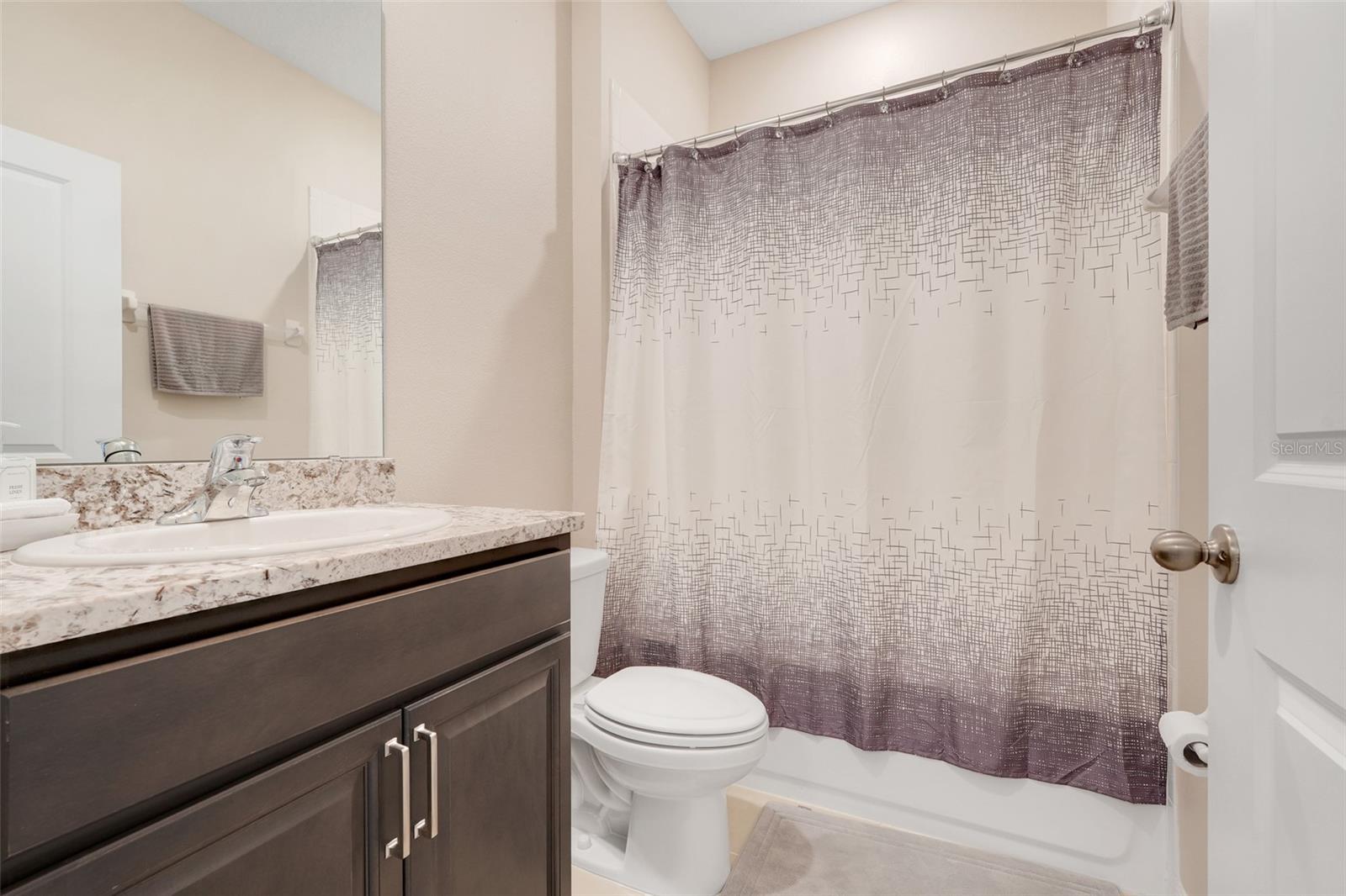 Listing photo id 28 for 13797 Wineberry Drive