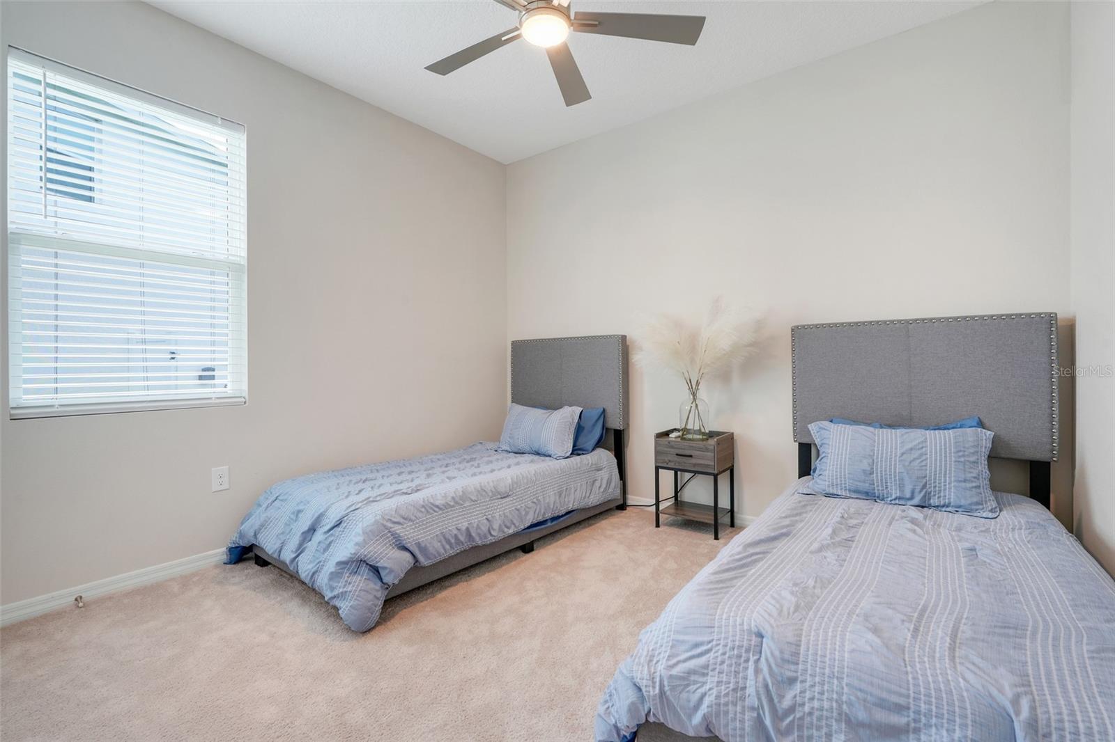 Listing photo id 30 for 13797 Wineberry Drive