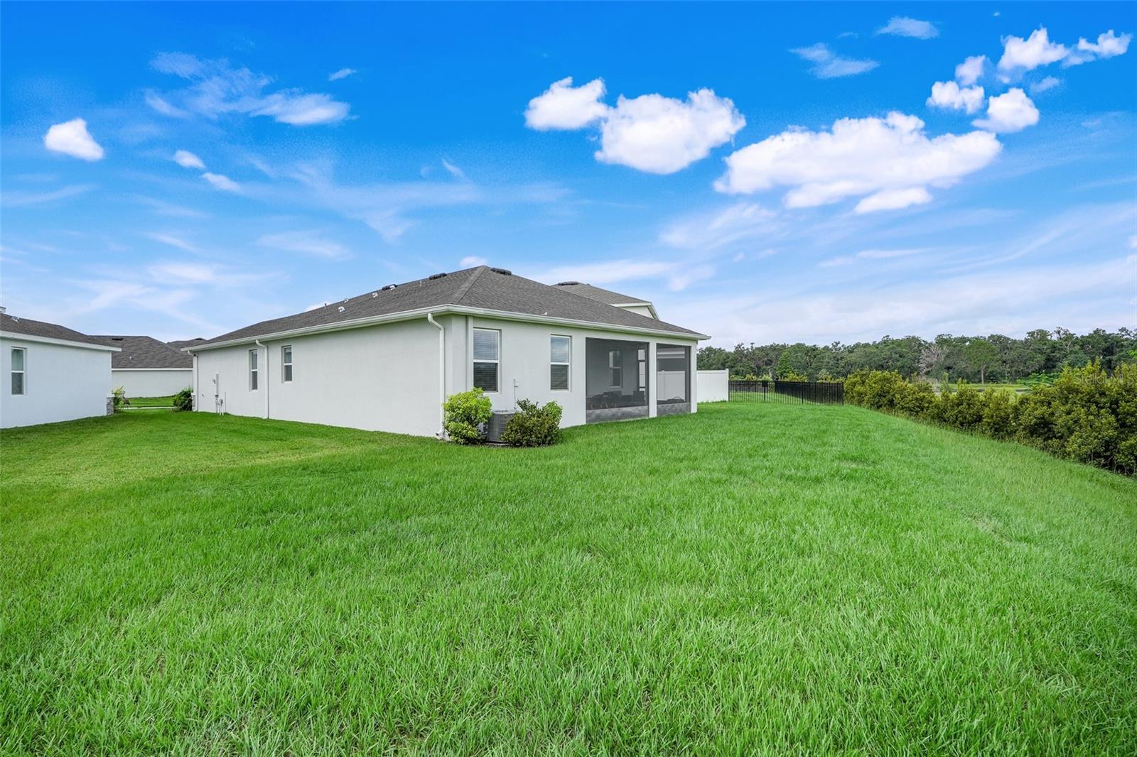 Listing photo id 38 for 13797 Wineberry Drive