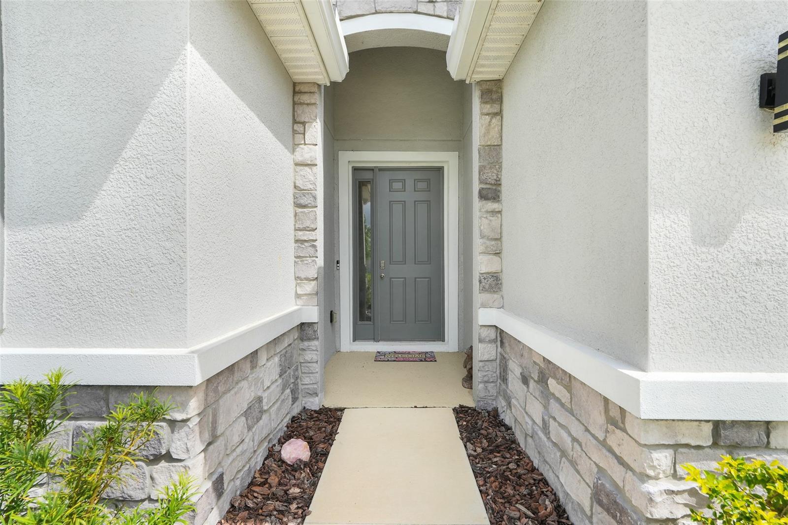 Listing photo id 7 for 13797 Wineberry Drive