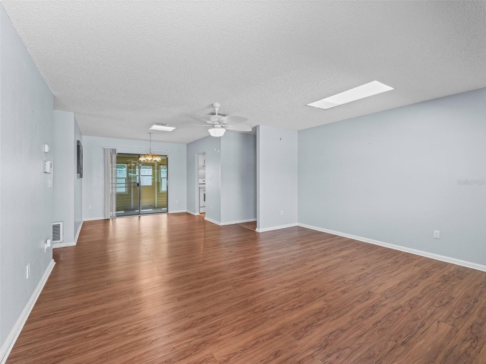 Image 17 of 32 For 10161 87th Terrace