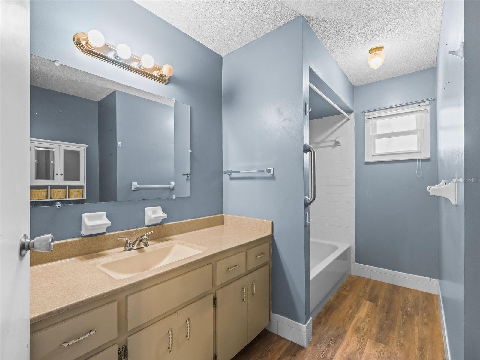 Image 18 of 32 For 10161 87th Terrace