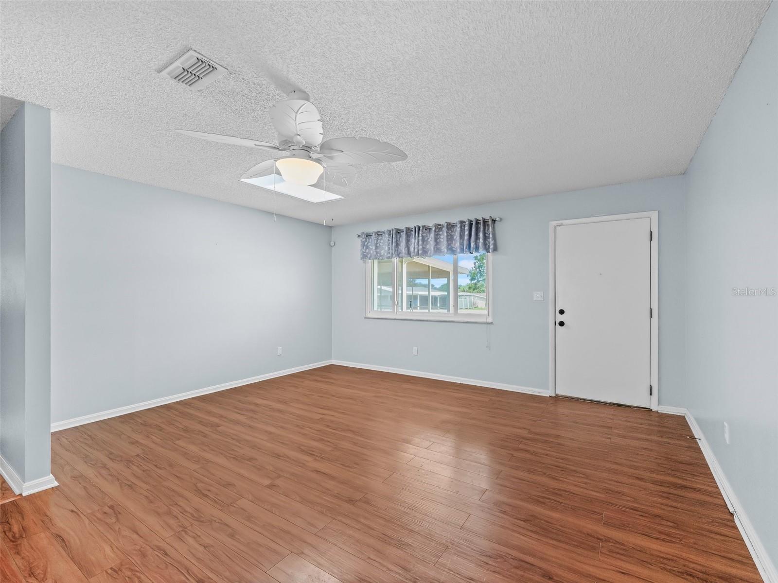 Image 3 of 32 For 10161 87th Terrace