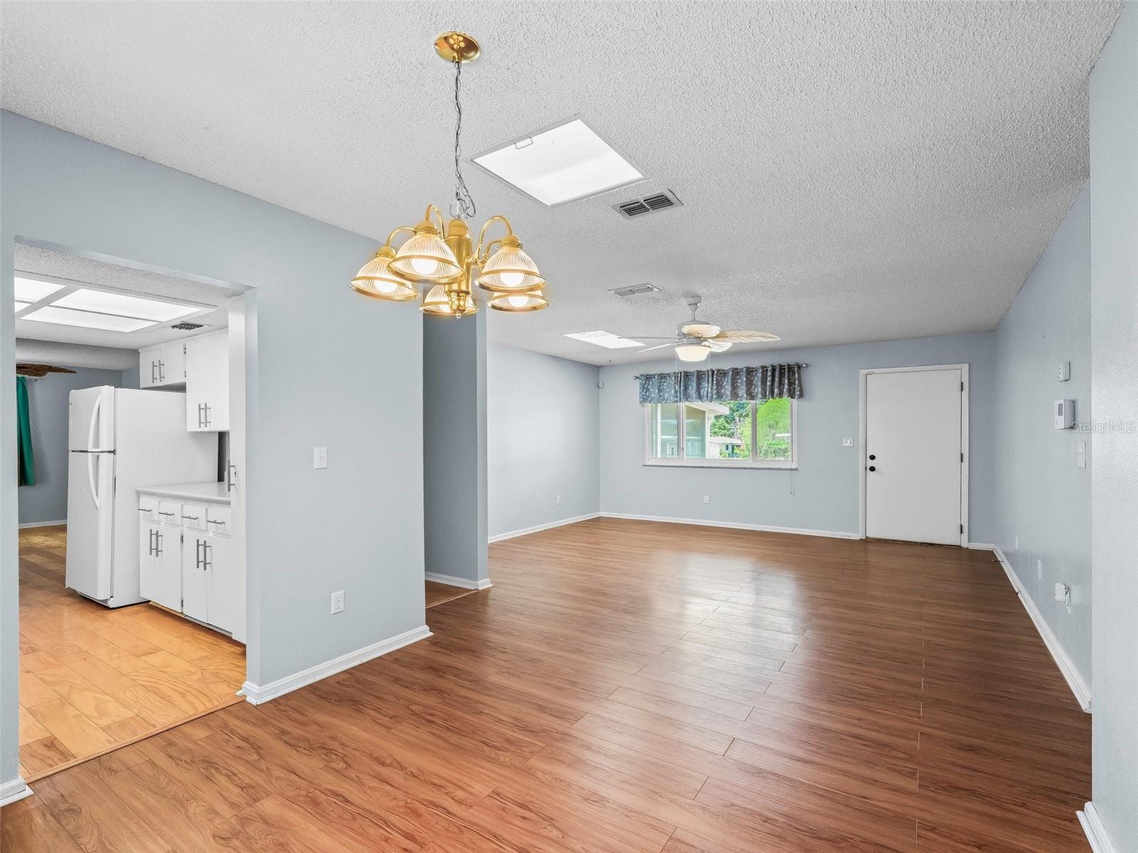 Image 5 of 32 For 10161 87th Terrace