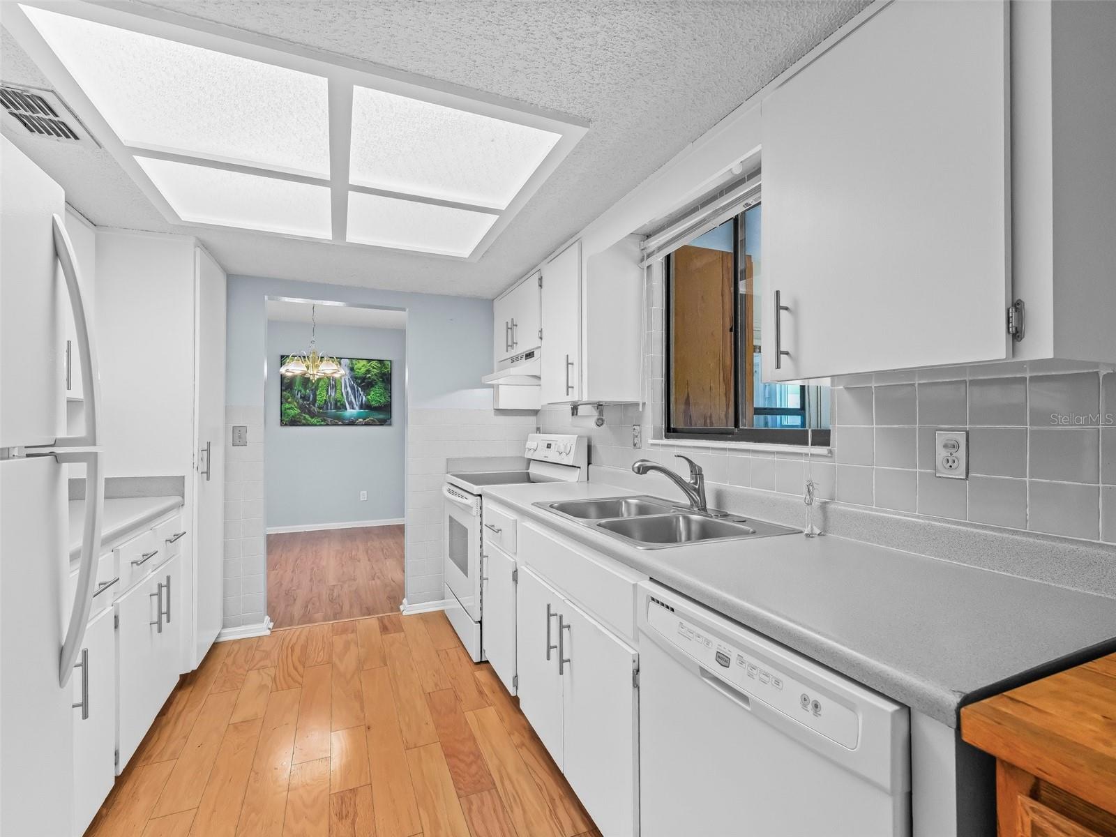 Image 6 of 32 For 10161 87th Terrace