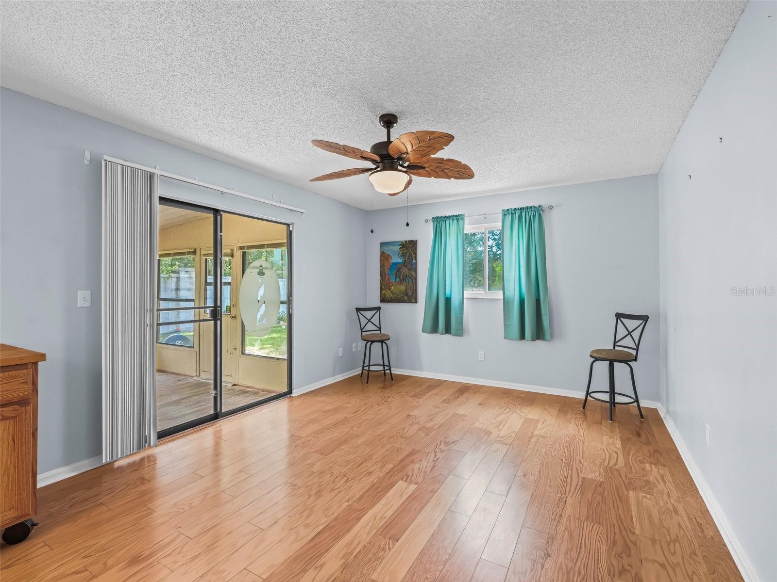 Image 7 of 32 For 10161 87th Terrace