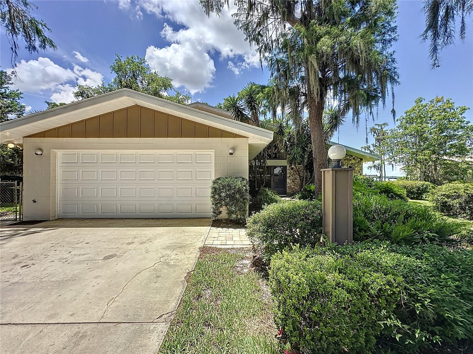 Image 4 of 84 For 11401 Cypress Drive