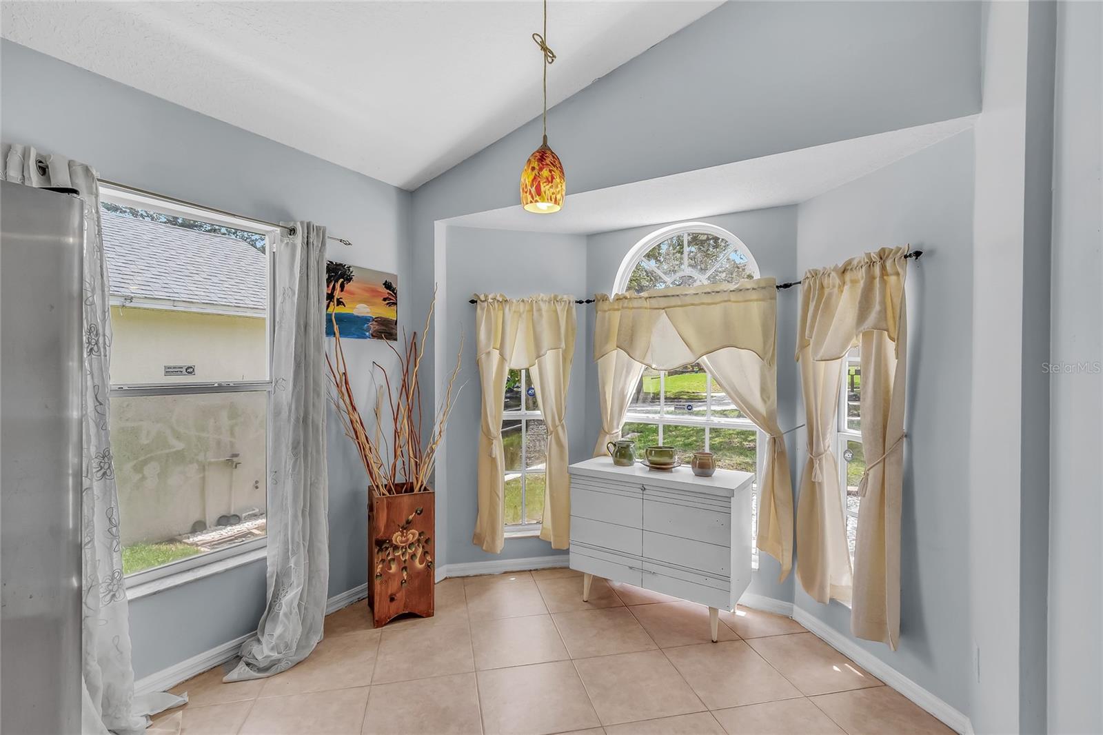 Image 4 of 40 For 1906 Chathamoor Drive