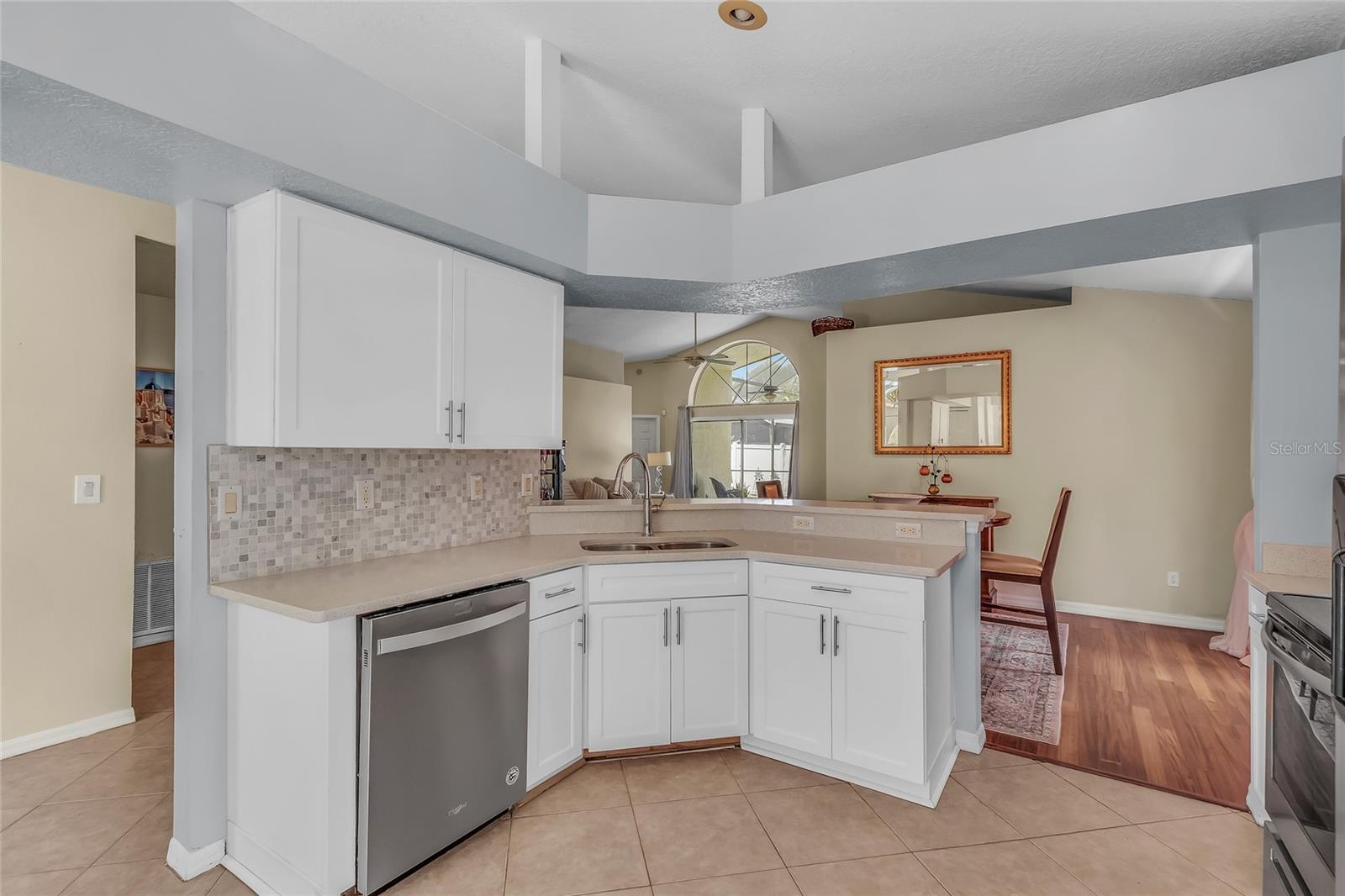 Image 5 of 40 For 1906 Chathamoor Drive