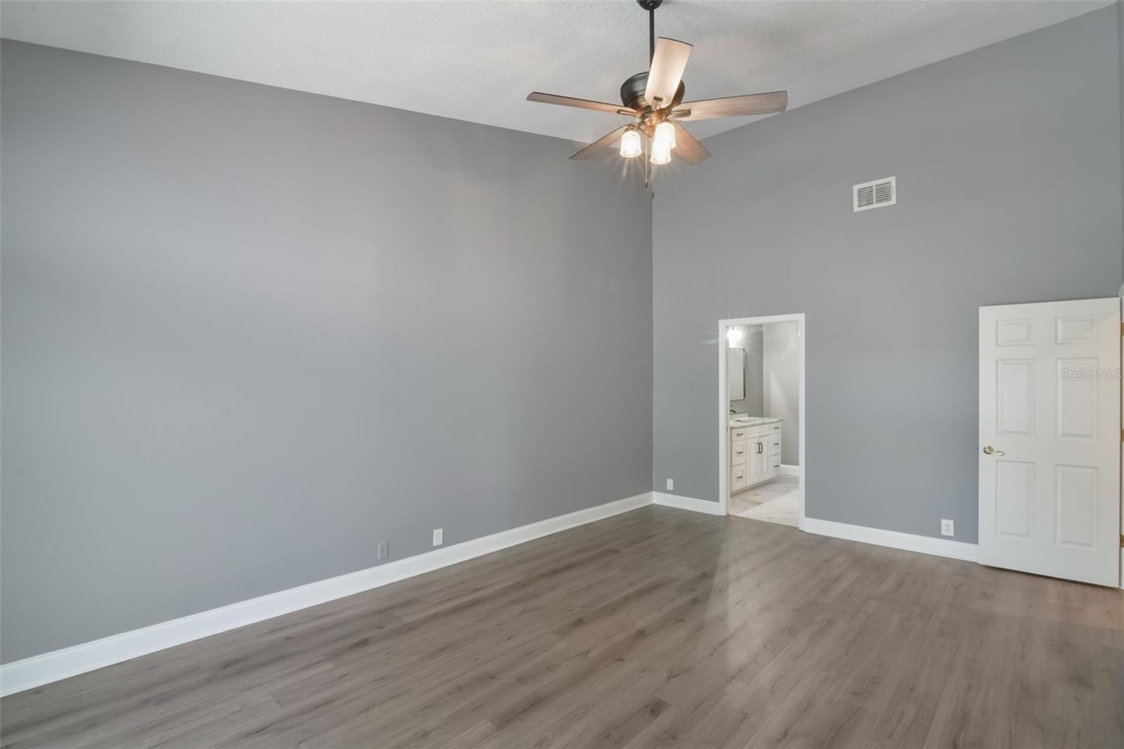 Image 28 of 76 For 6036 Topsail Road