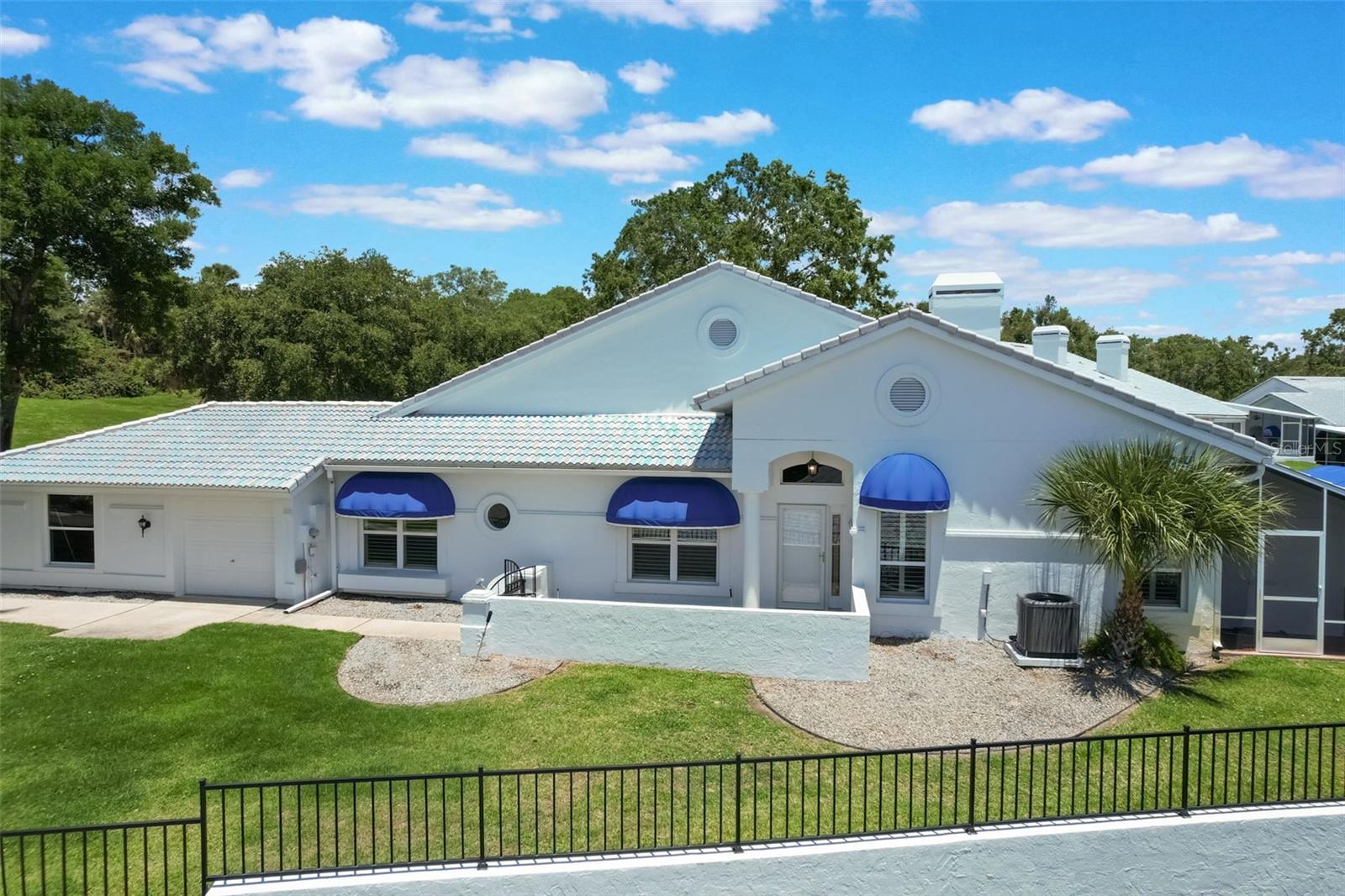 Image 4 of 76 For 6036 Topsail Road