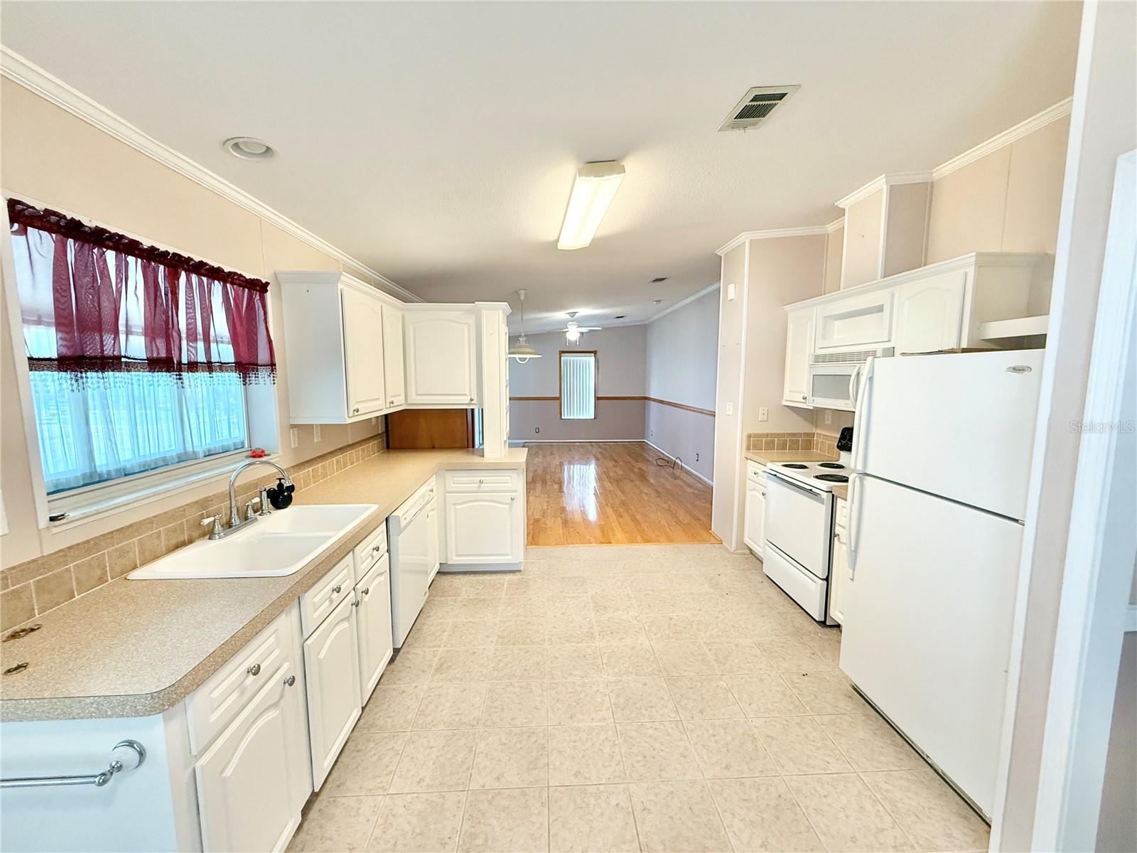 Image 12 of 24 For 2585 Karen Drive