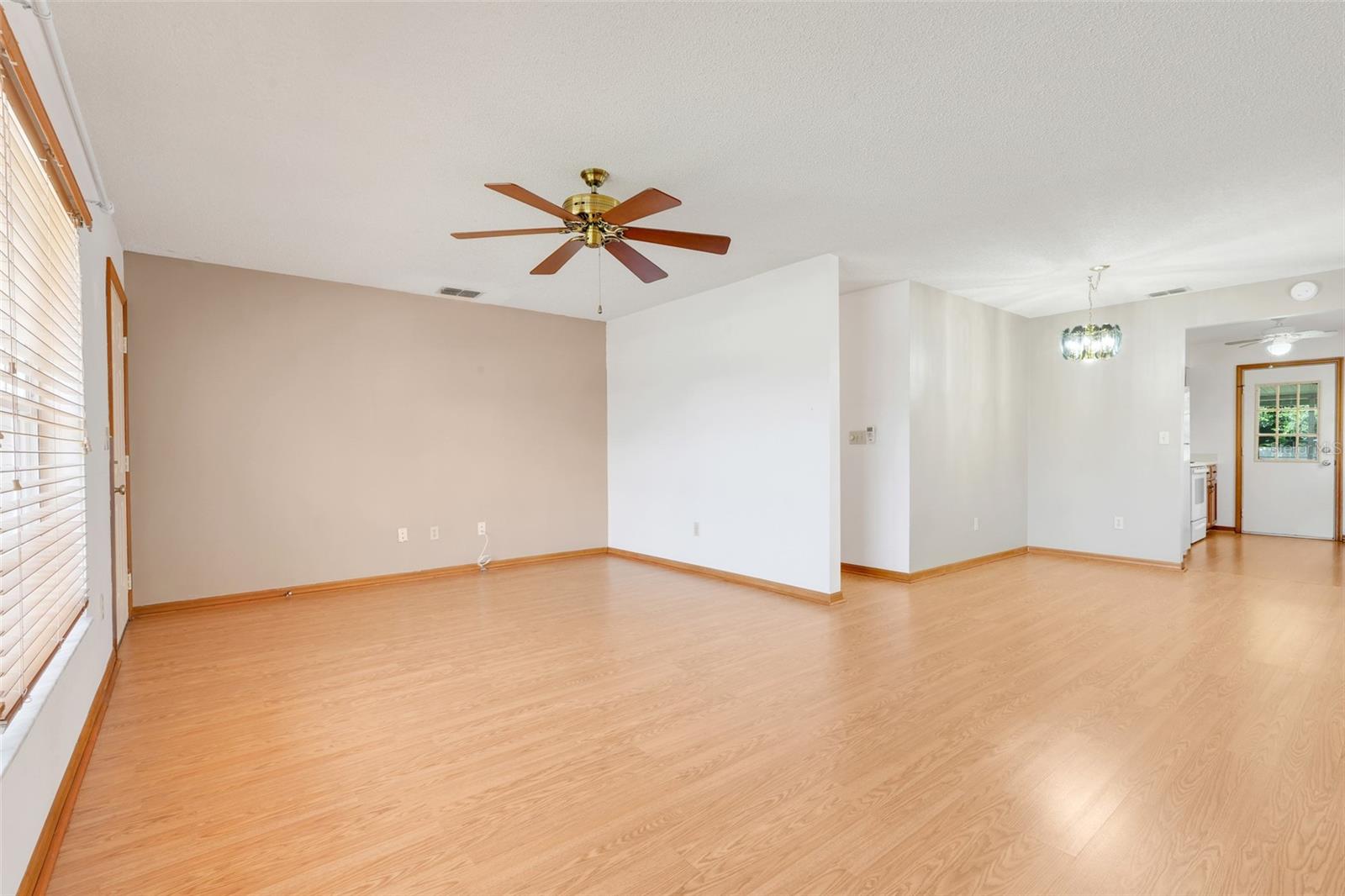Image 11 of 31 For 1467 Disston Avenue