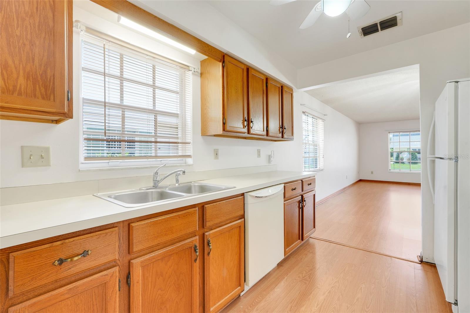 Image 14 of 31 For 1467 Disston Avenue