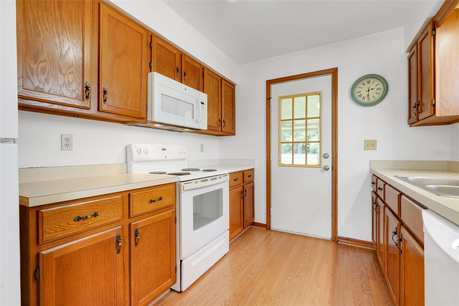 Image 15 of 31 For 1467 Disston Avenue