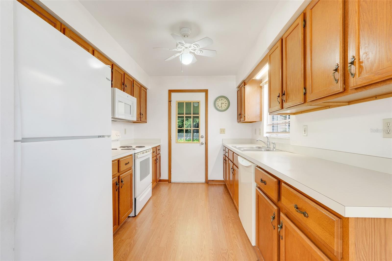 Image 16 of 31 For 1467 Disston Avenue