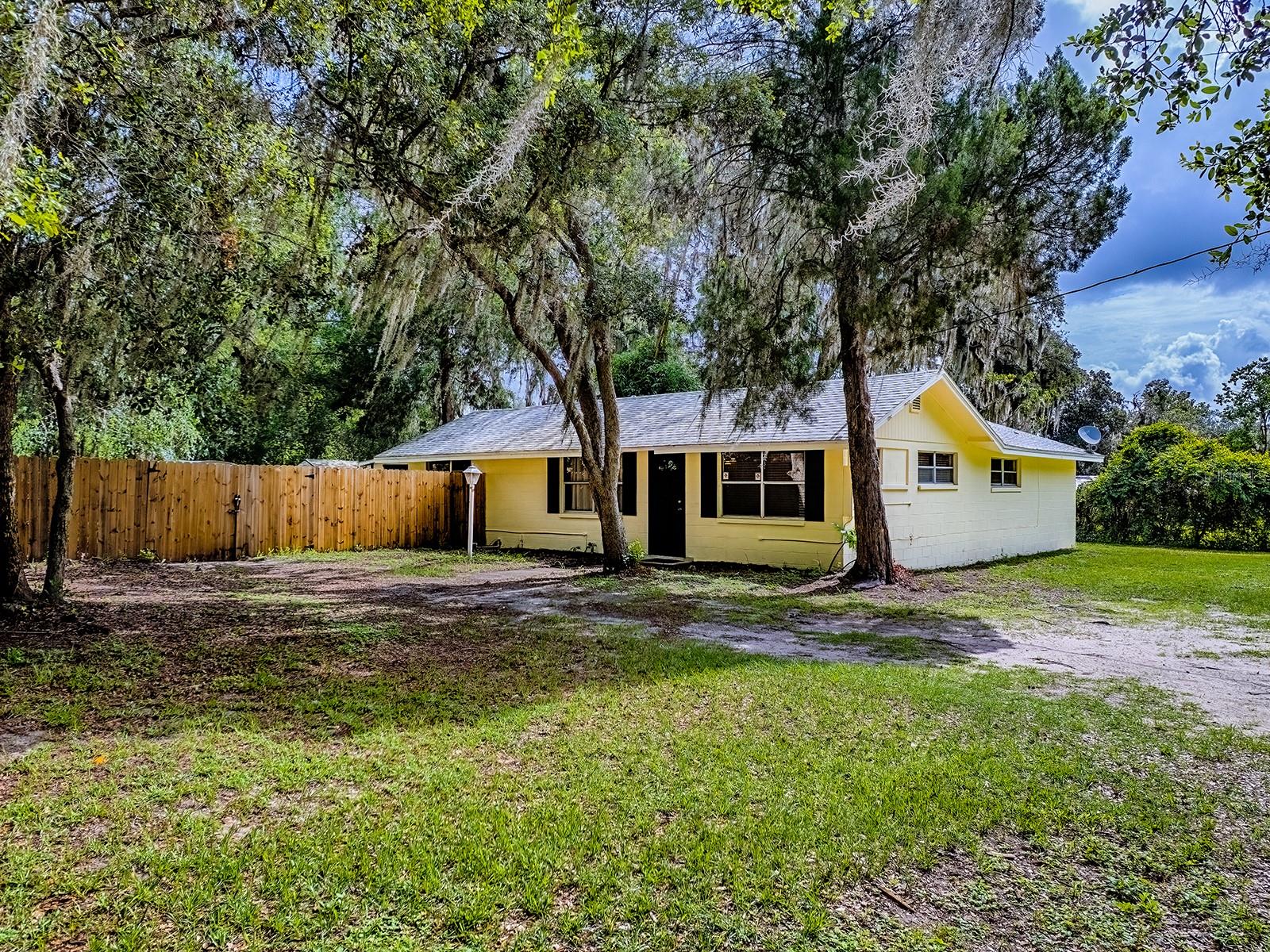 Details for 6731 Lake Griffin Road, LADY LAKE, FL 32159