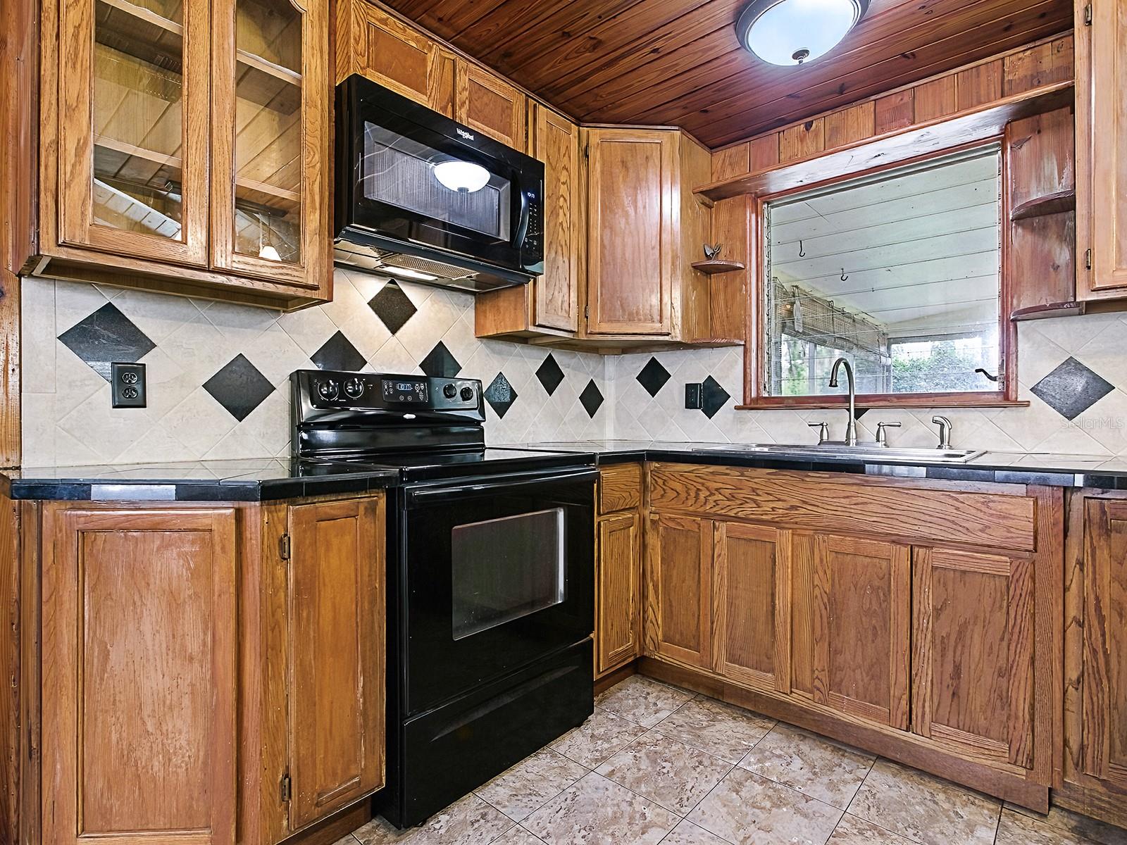 Image 13 of 56 For 6731 Lake Griffin Road
