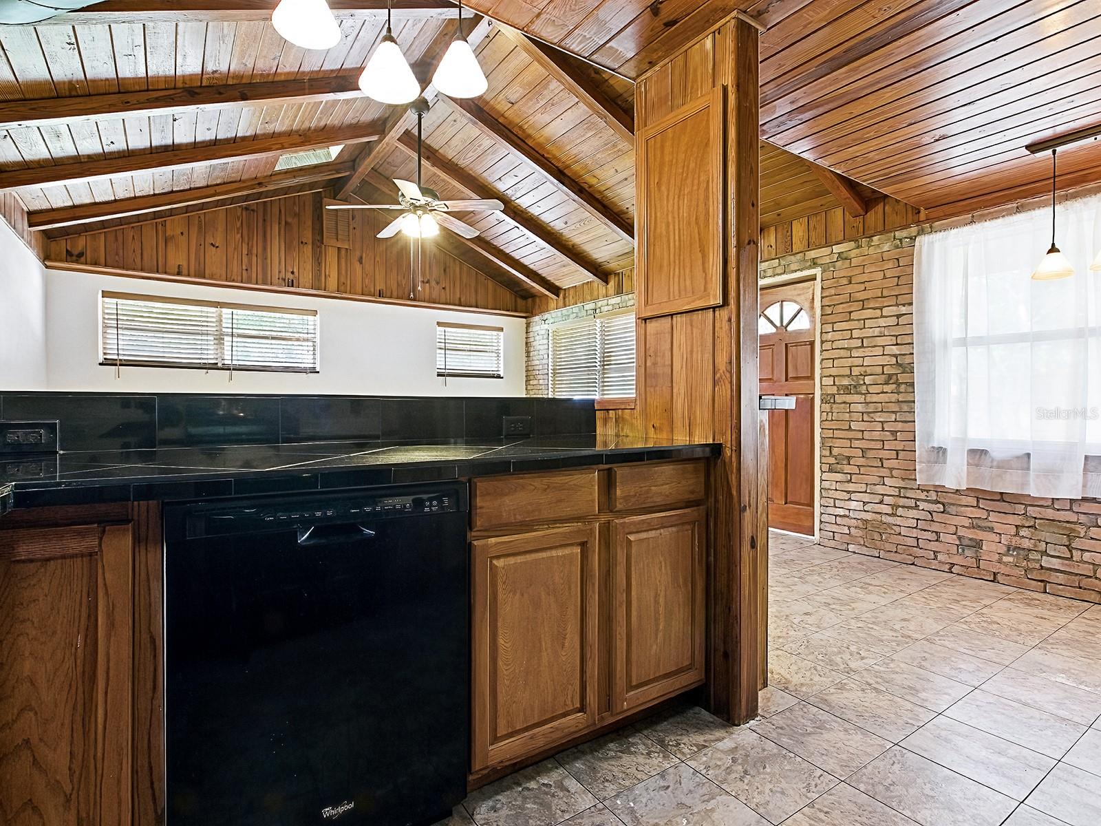 Image 14 of 56 For 6731 Lake Griffin Road