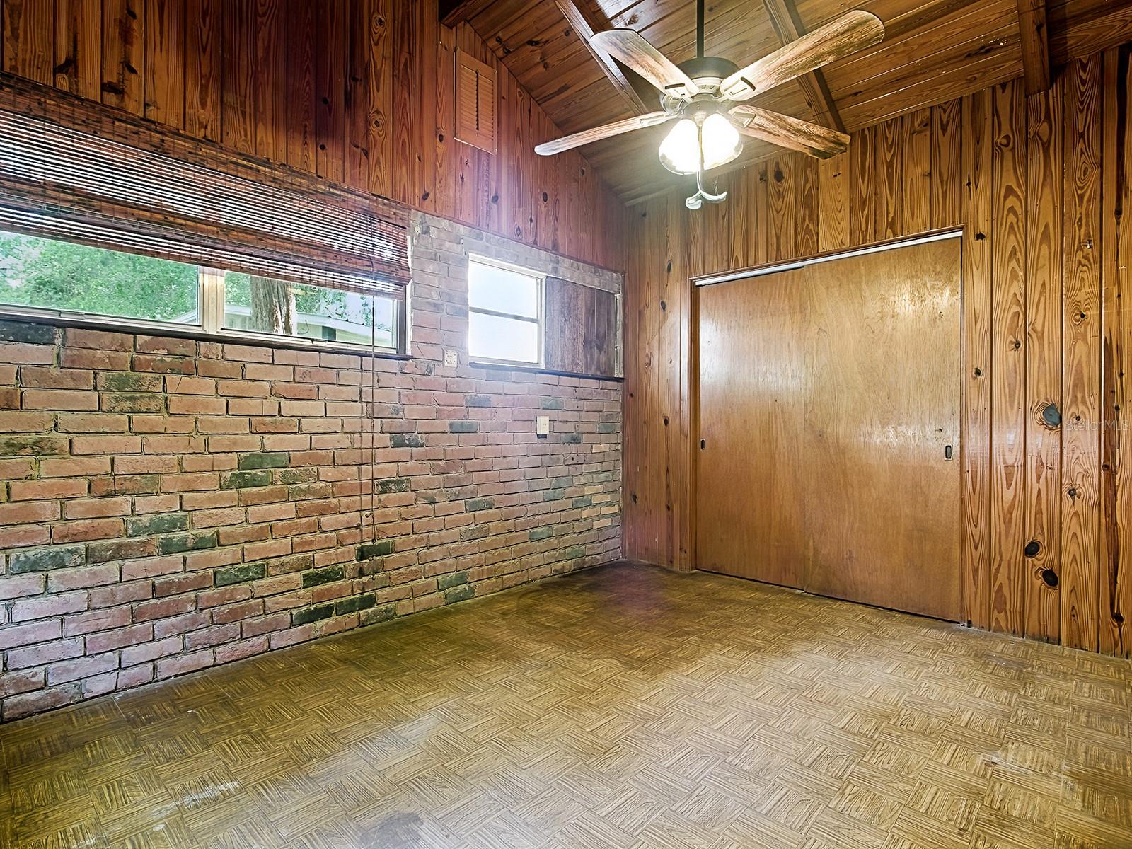 Image 23 of 56 For 6731 Lake Griffin Road