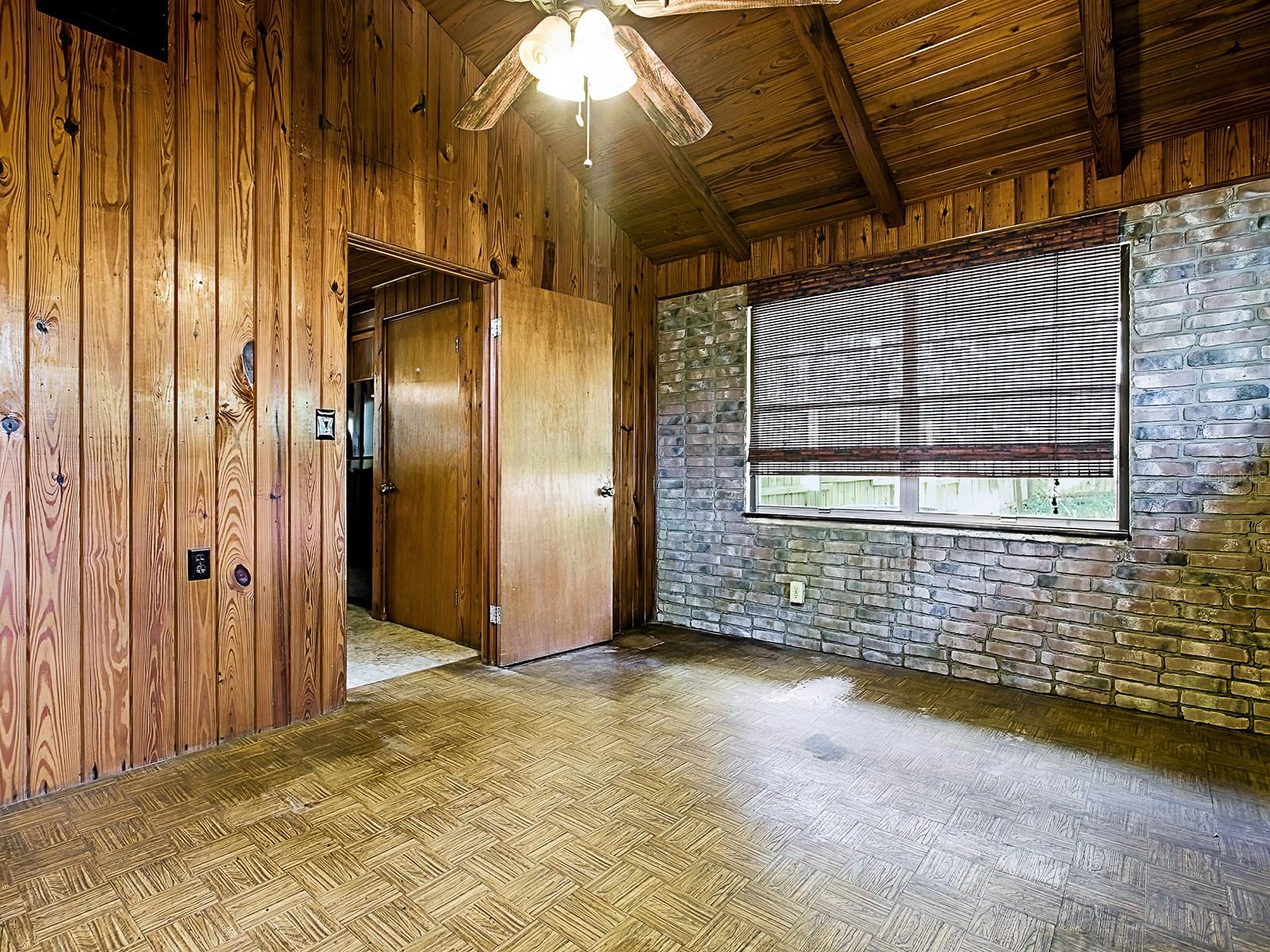 Image 24 of 56 For 6731 Lake Griffin Road
