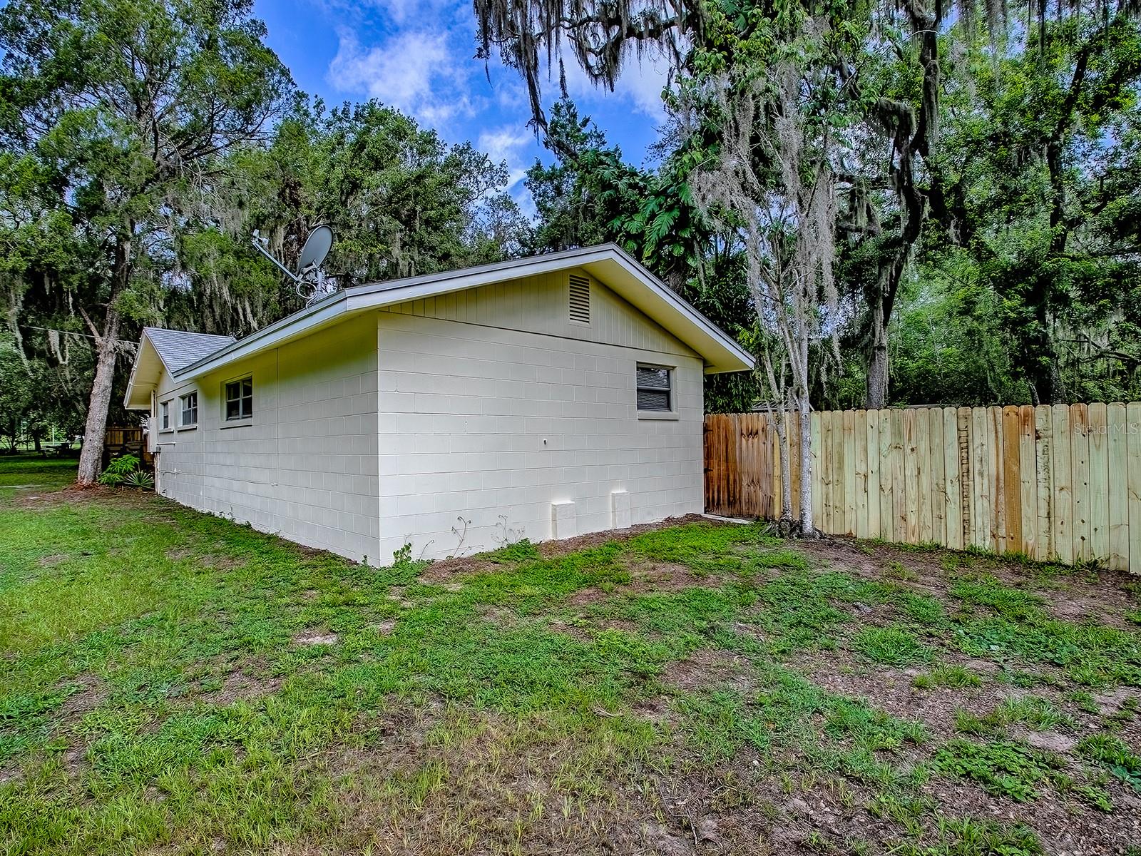 Image 36 of 56 For 6731 Lake Griffin Road