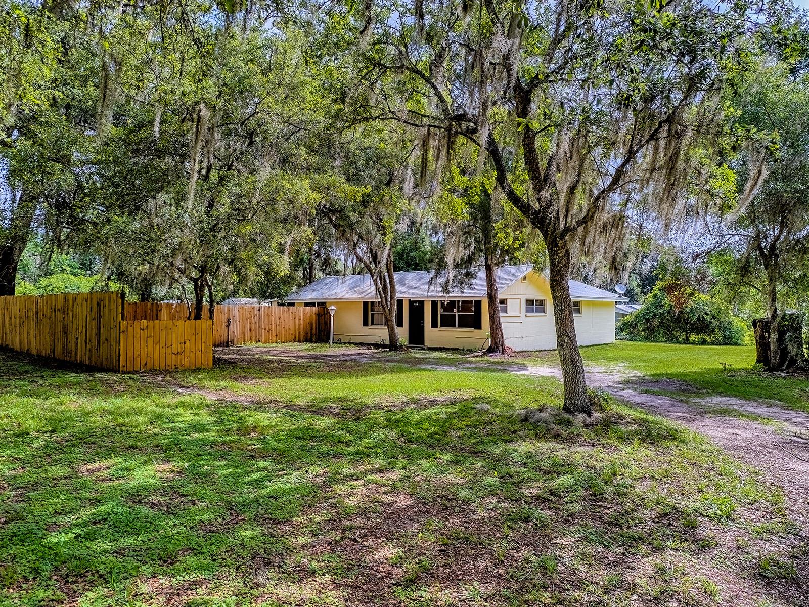 Image 37 of 56 For 6731 Lake Griffin Road