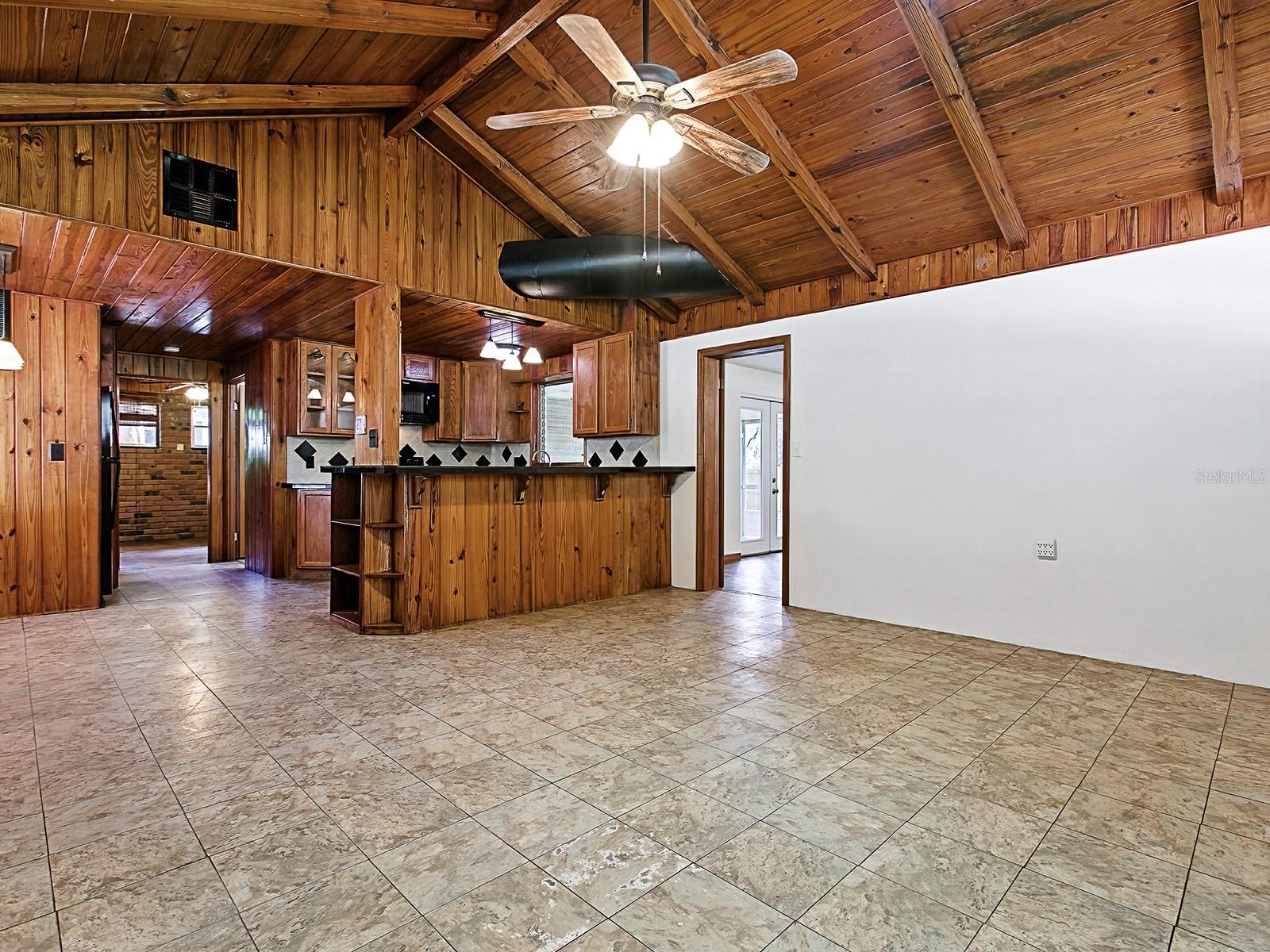 Image 8 of 56 For 6731 Lake Griffin Road